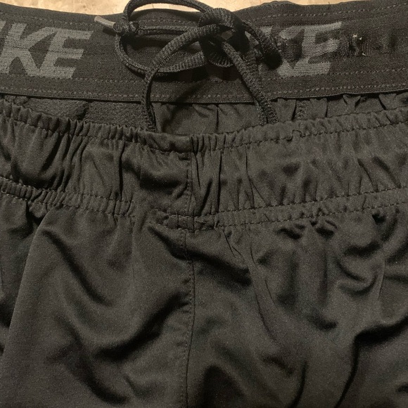 Nike Black Athletic Shorts with Elastic Waistband - Picture 4 of 9
